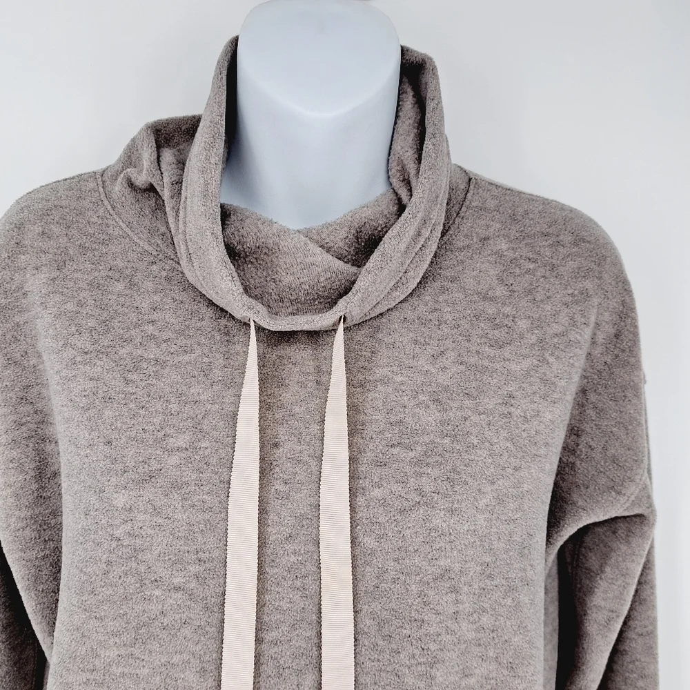 lululemon athletica excellent size